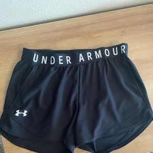 UNDER ARMOUR SHORTS